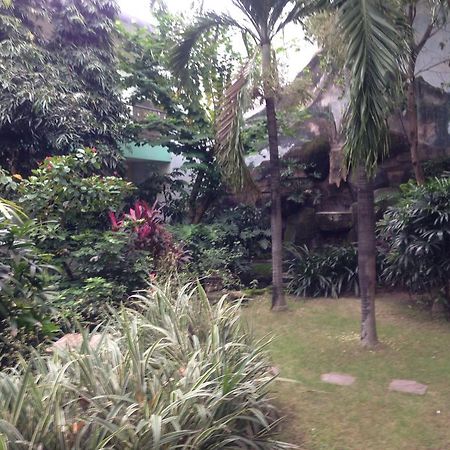 Global Inn Keluarga Sedati Exterior photo
